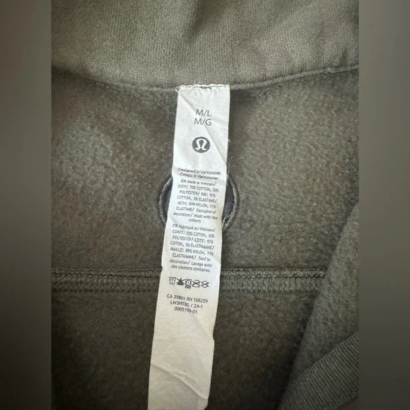 Lululemon scuba sweater size M/L excellent condition - Picture 4 of 10